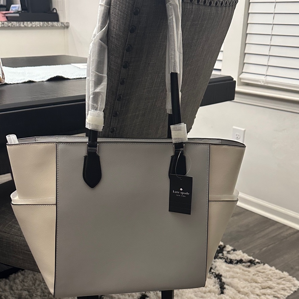 NWT Kate Spade Elegant Gray and Cream Laptop Tote - Picture 2 of 8